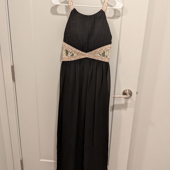 Point Dresses & Skirts - Elegant Black Dress